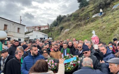 إحياء الذكرى العاشرة لرحيل حسين آيت أحمد